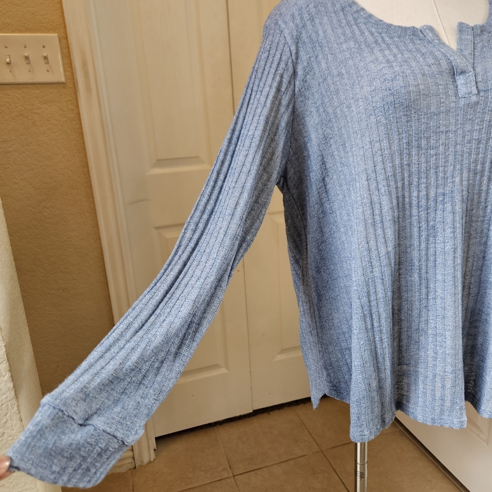 Nally & Millie Ribbed Knit Long Sleeve Top – Blue – Size L/XL NWT - Picture 8 of 11